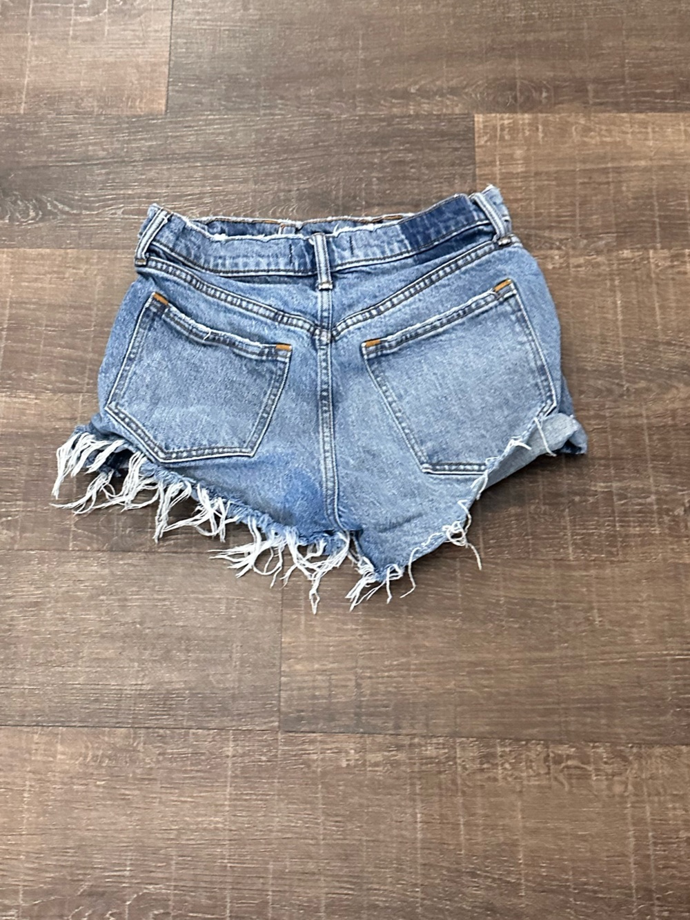 Abercrombie & Fitch Medium Blue Frayed Jean Shorts Mom Short High Rise Size 4 - Picture 2 of 5